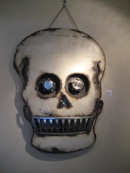 carhoodskull2.jpg